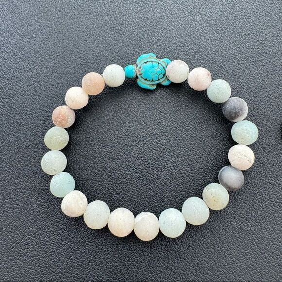 Bracelet  Turquoise Turtle with Matte Finish Beads - Picture 1 of 5